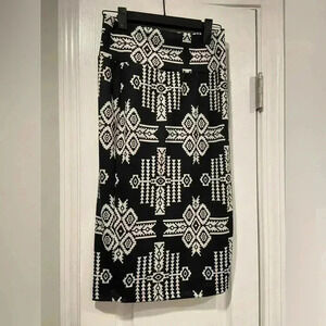 Charlotte Russe Black Cream Aztec Print Stretchy Pencil Skirt Midi Size Medium